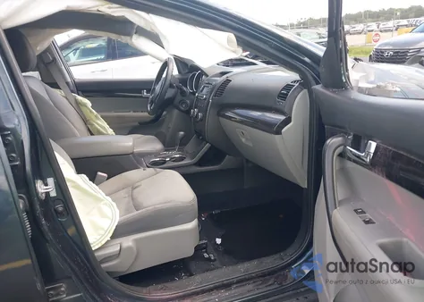 2011 Kia Sorento Lx z USA, uszkodzony, nr VIN 5XYKT3A18BG112907